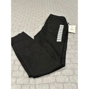 NWT ladies black stretch skinny jeans.  Size 4 by NYDJ